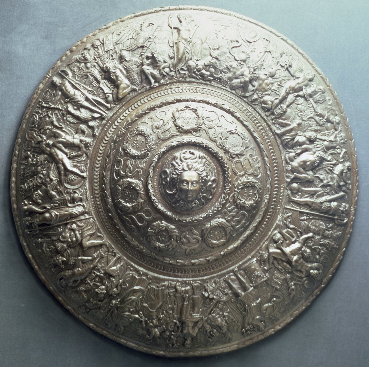 Štít s hlavou Medúzy, 1552 (stříbrná) od English School