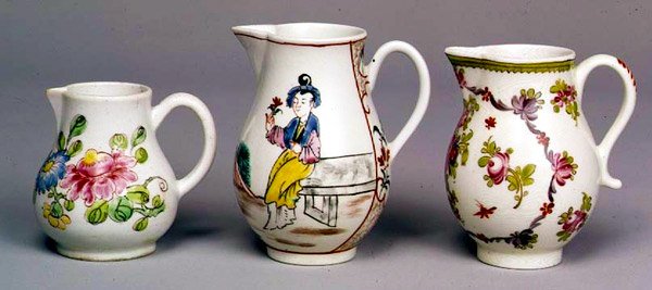 Tři porcelánové džbány (keramika) od English School