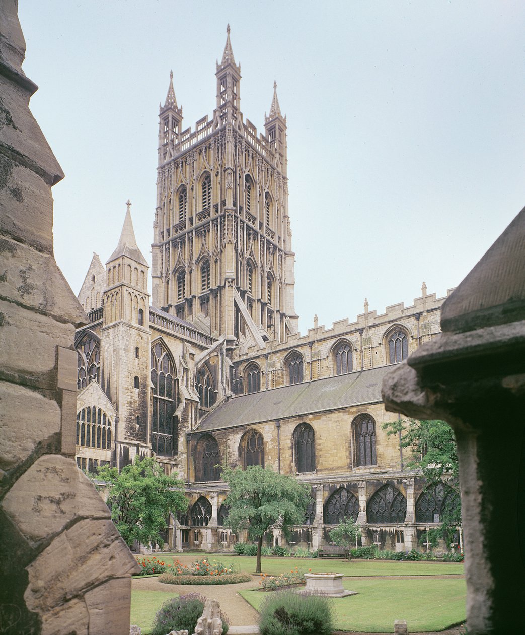 Pohled na katedrálu Gloucester, 14. století od English School