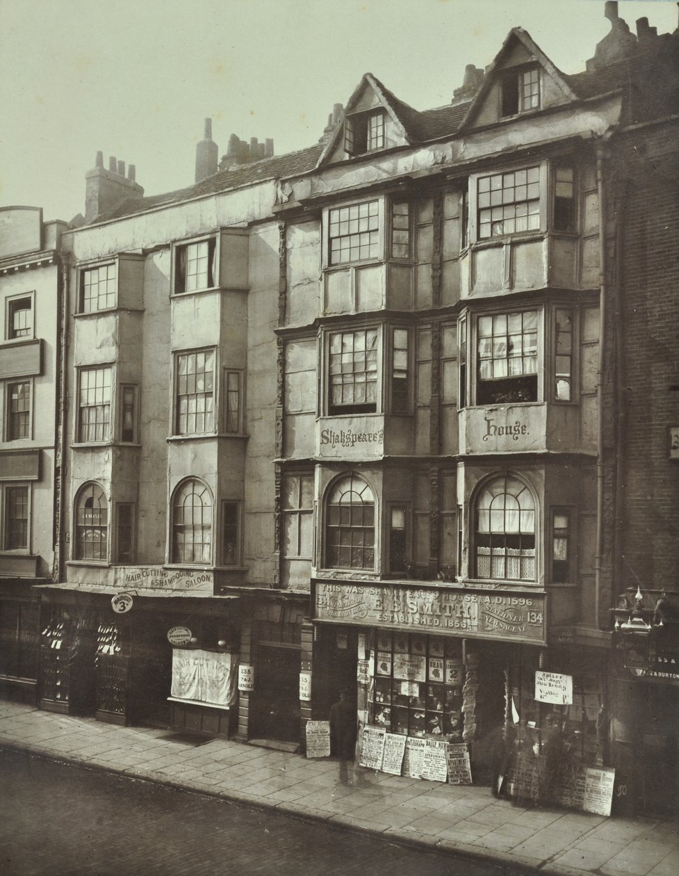 134-136 Aldersgate Street, Londýn, 1879 od English Photographer