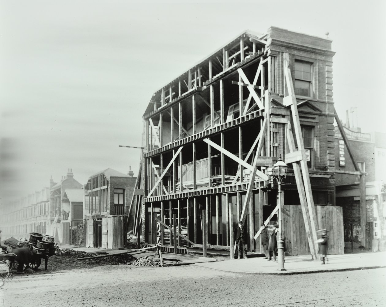85 Stoke Newington Road: roh Stoke Newington Road a Prince George Road, 1897 od English Photographer