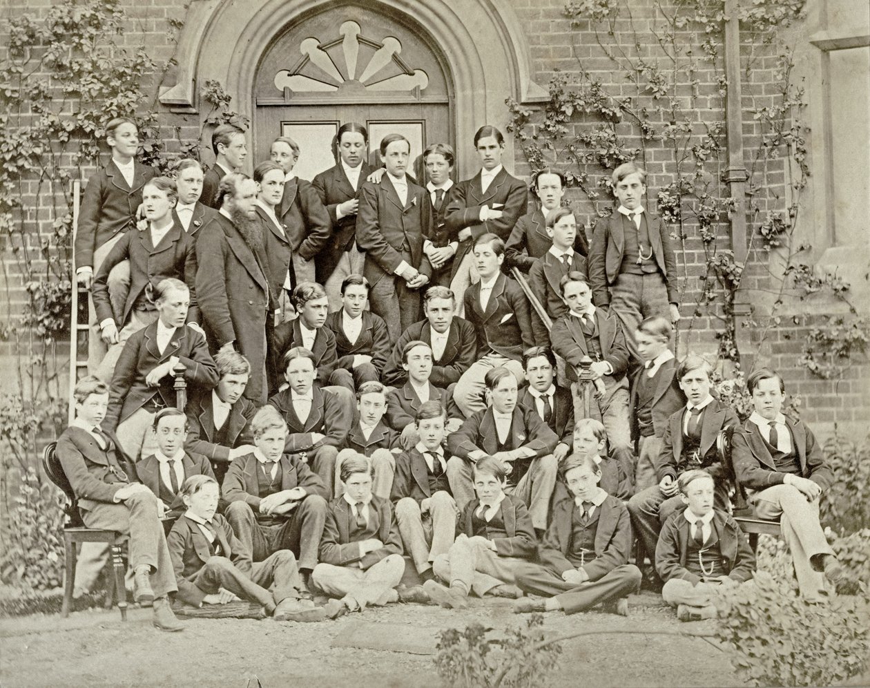Fotografie domu na Eton College, 1870 od English Photographer