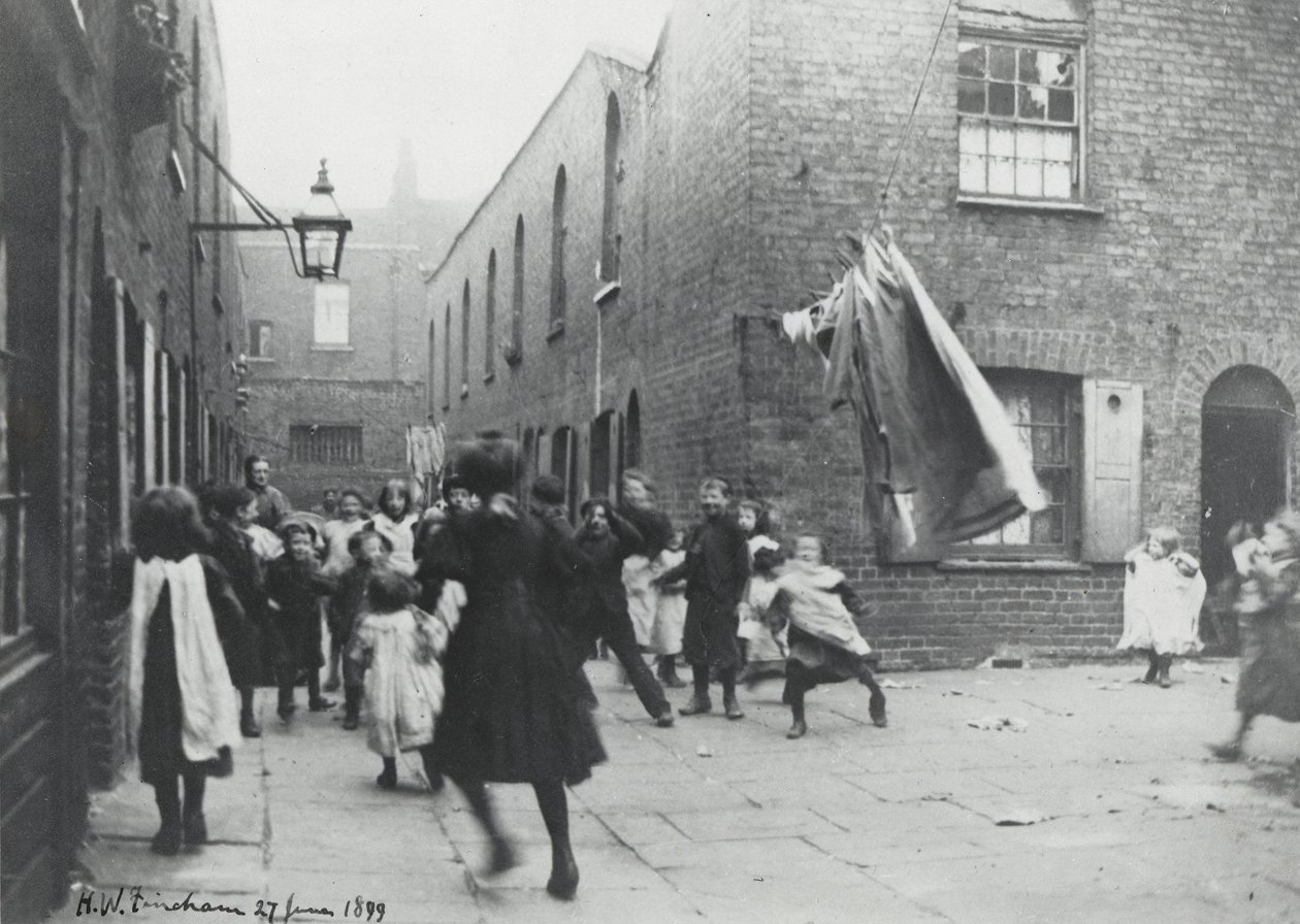 Aylesbury Place, Clerkenwell od English Photographer