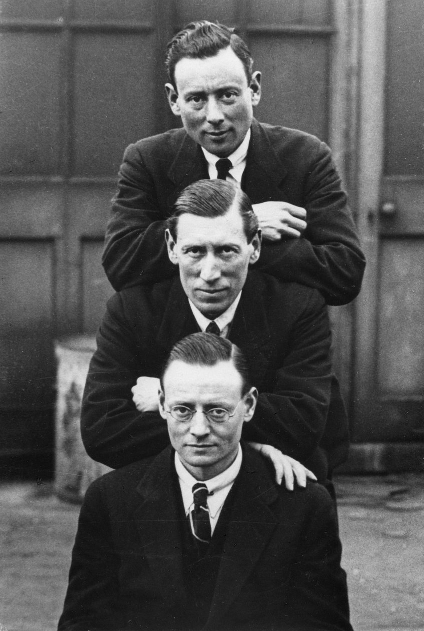 Bernard, Horace a Tom E. Grant (shora dolů) od English Photographer
