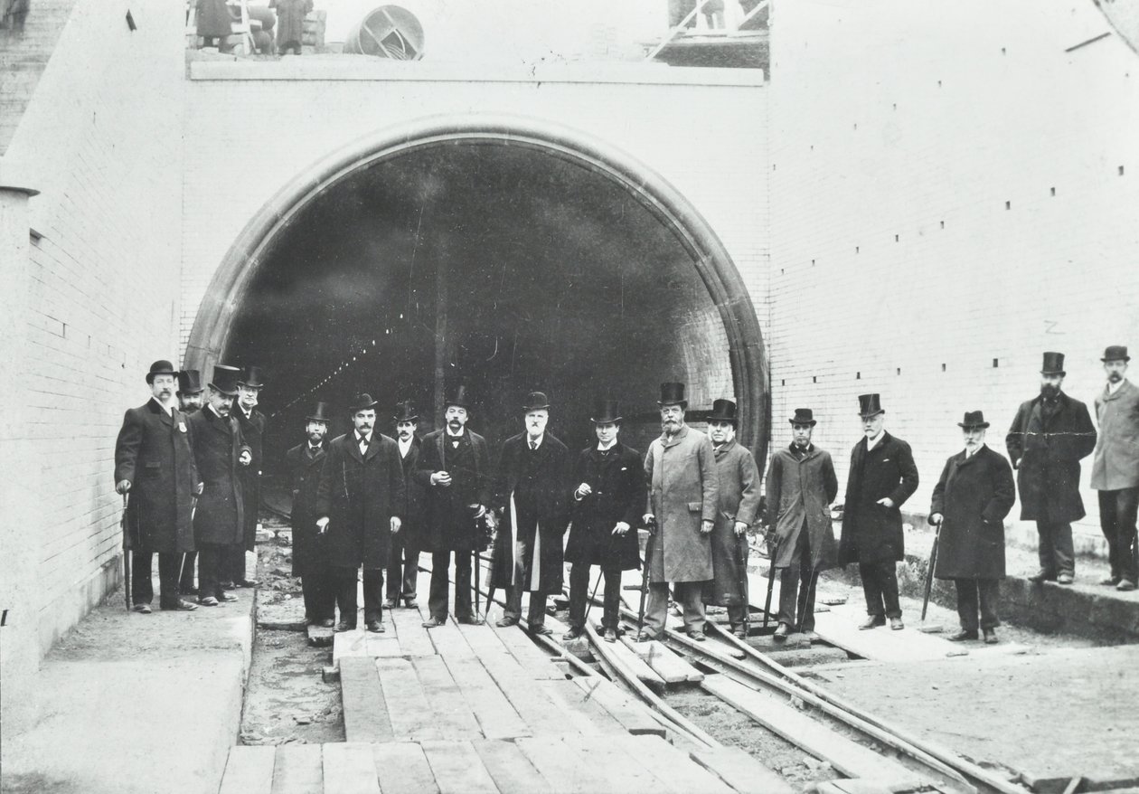 Blackwall Tunnel: kontrola podvodné části hodnostáři, 1895 od English Photographer