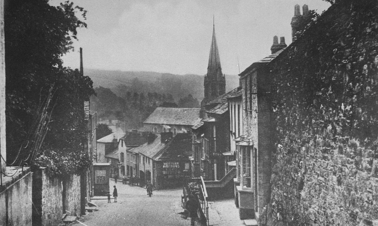 Bodmin Hill, Lostwithiel, Cornwall od English Photographer