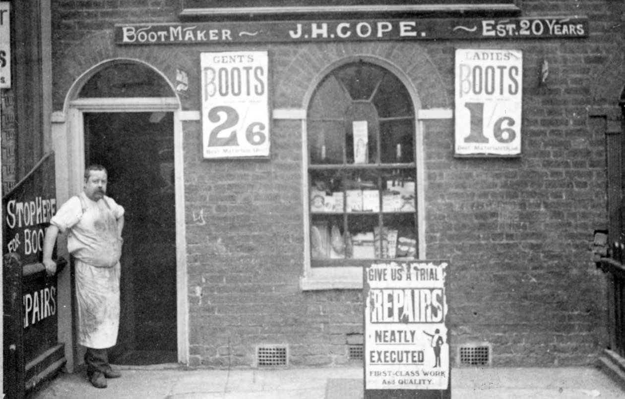 Bootmaker J. H. Cope, pozdní C19th od English Photographer