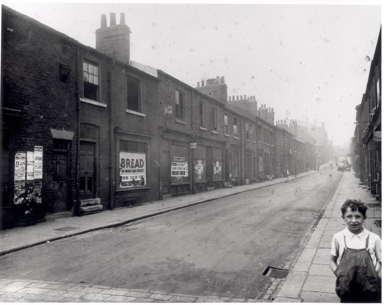 Byron Street, Leylands, Leeds, 14. srpna 1935 od English Photographer