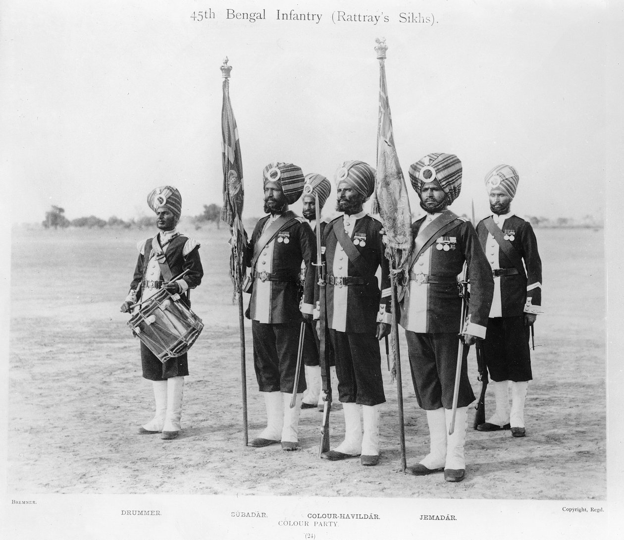 Barevná skupina, 45. (Rattrayův sikhský) pluk bengálské pěchoty, kolem roku 1897 (černobílá fotografie) od English Photographer