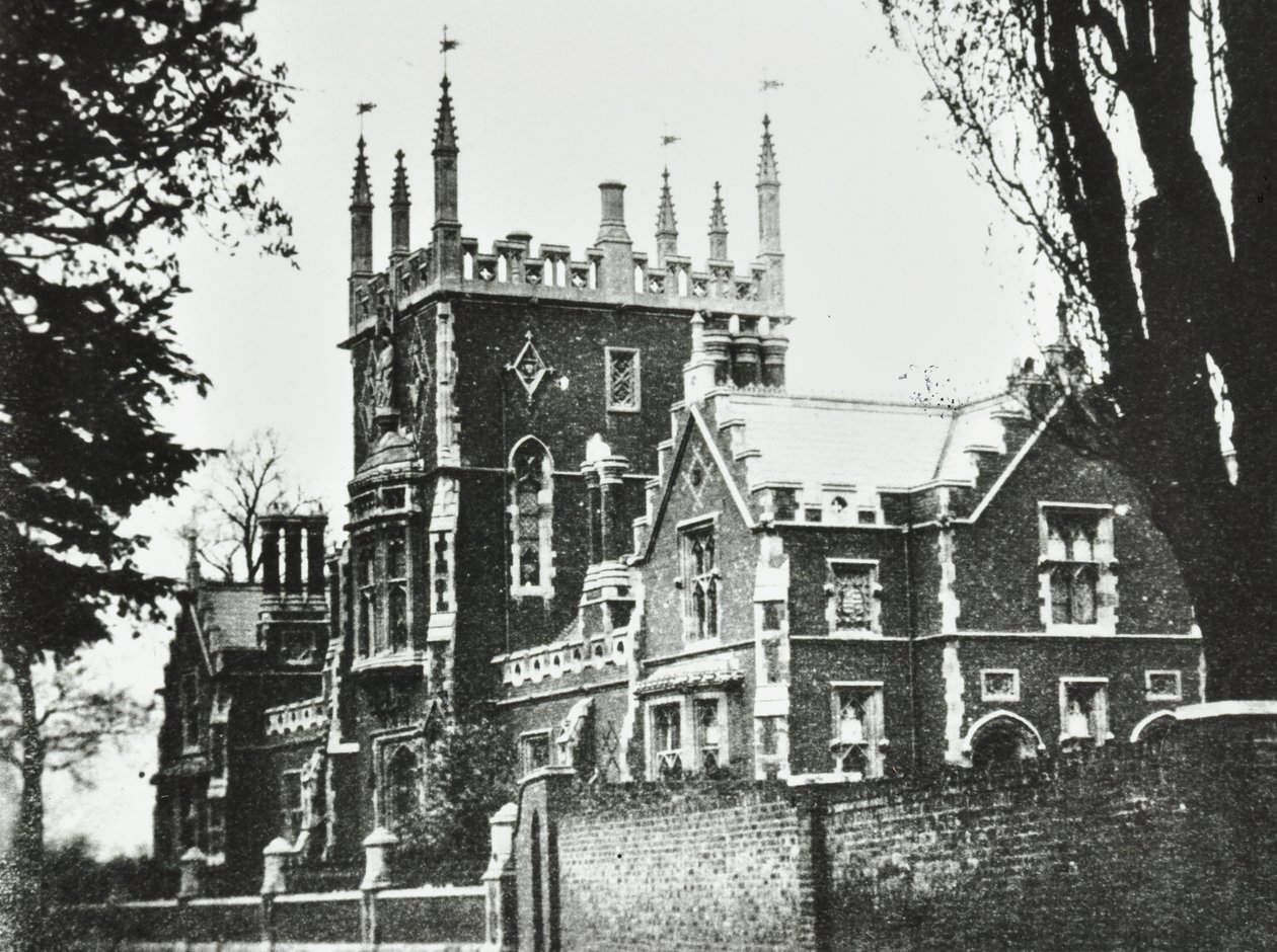 Alžbětinská škola, Broomhouse Lane: exteriér, 1880 od English Photographer
