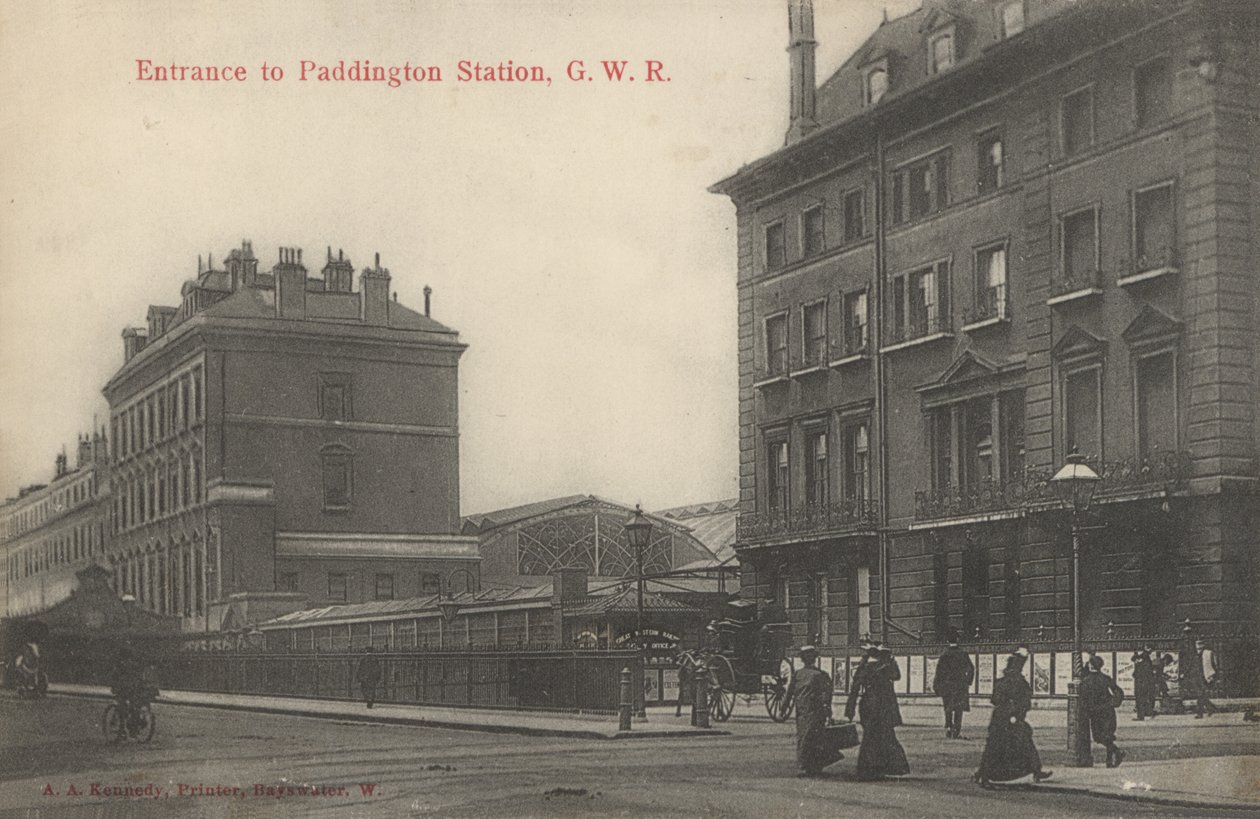 Vchod do stanice Paddington, Londýn (čb fotografie) od English Photographer
