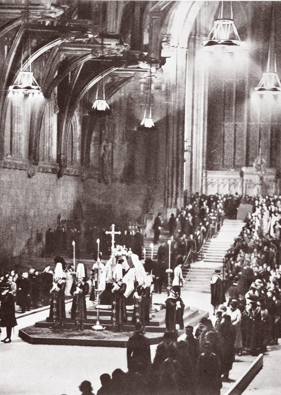 George V ležící ve státě ve Westminster Hall, 1936 od English Photographer