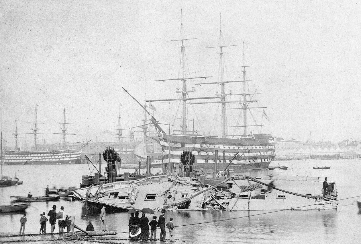 HMS Victory v přístavu Portsmouth, cca 1870 (černobílá fotografie) od English Photographer