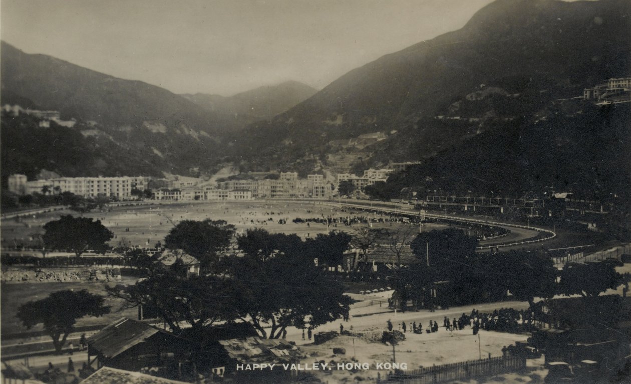 Happy Valley, Hong Kong, z alba fotografií týkajících se služby Pte H. Chicka, 1940 od English Photographer