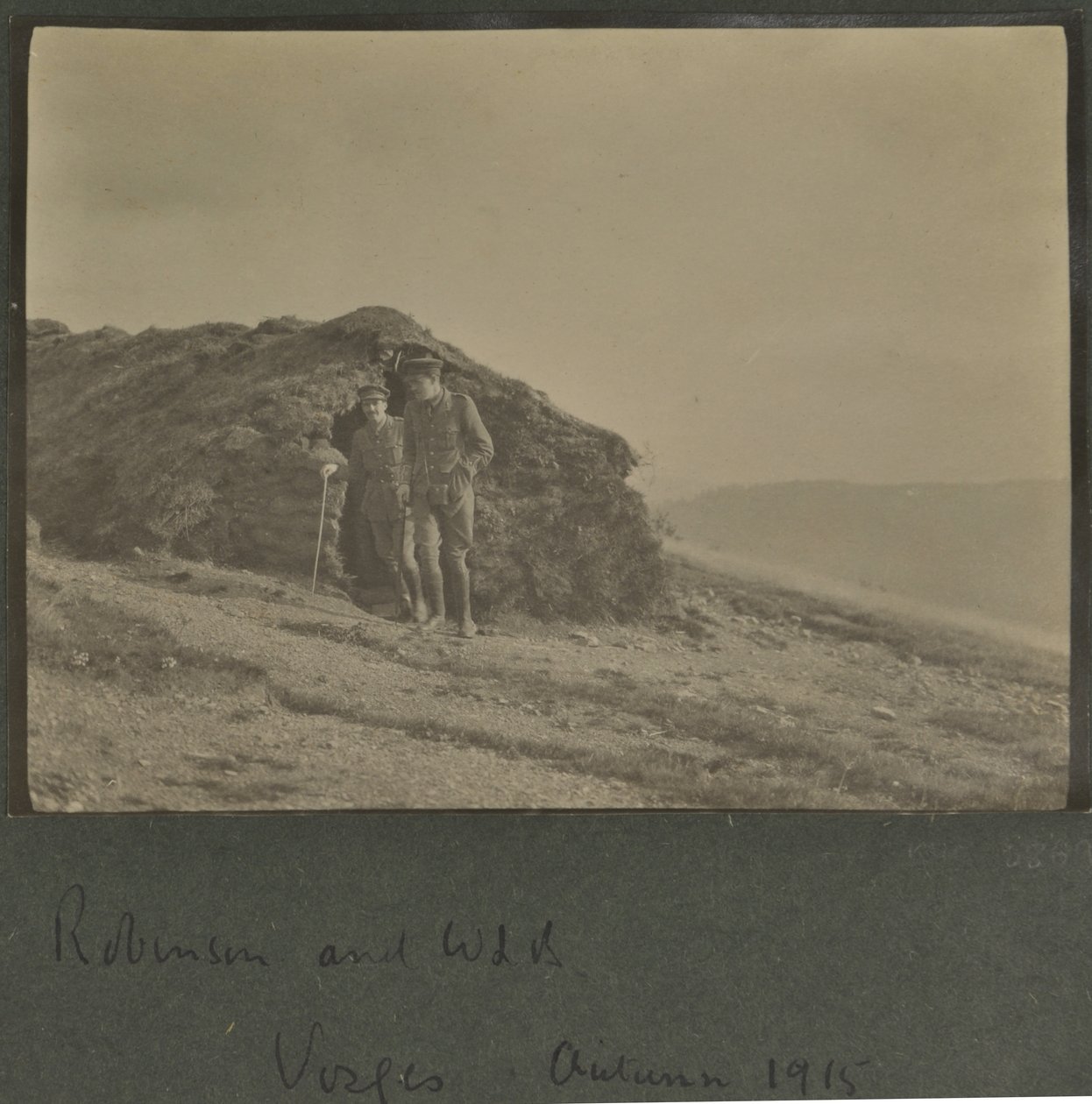 Harold Roper Robinson a William Lawrence Bragg, Vosges, podzim 1915 od English Photographer