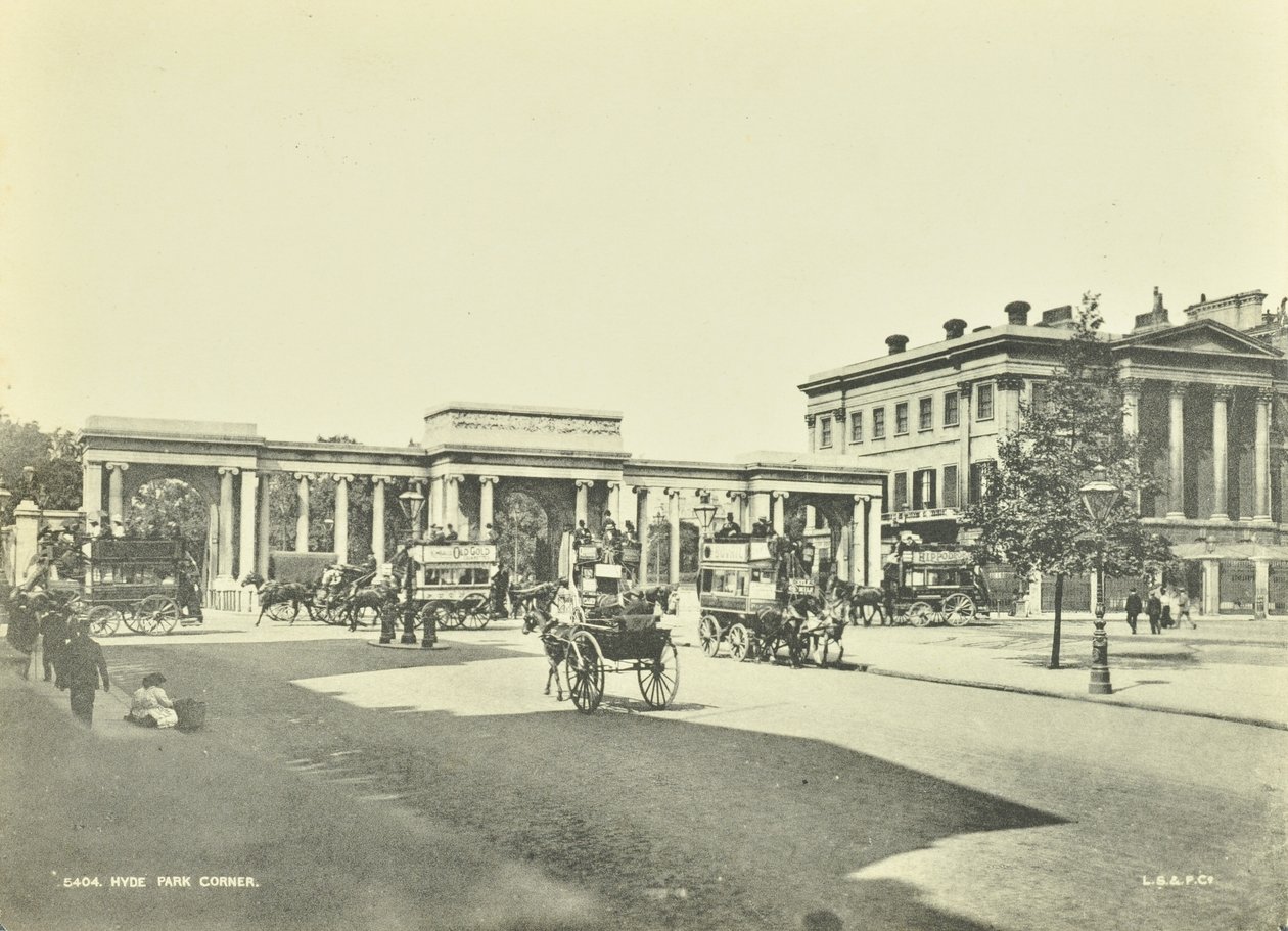 Hyde Park Corner, Westminster LB: Pohled na sever, 1896 od English Photographer