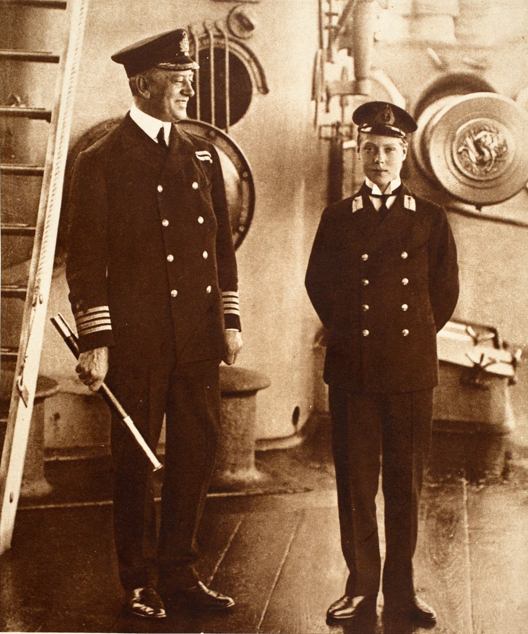 Král Edward VIII jako Praporčík v H.M.S. Hindustan, 1910 od English Photographer