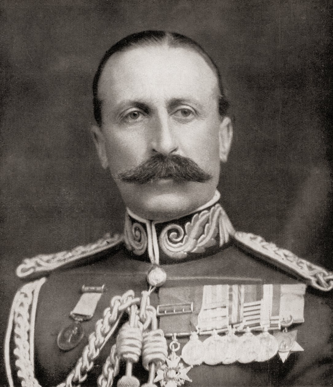 Generálporučík Sir Edwin Alfred Hervey Alderson z The Illustrated War News, 1915 od English Photographer