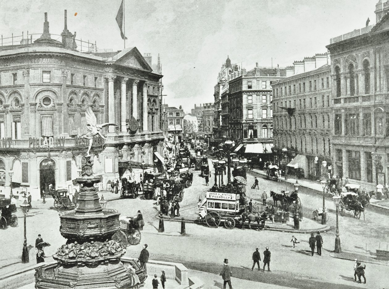 London Pavilion, Piccadilly Circus, Westminster LB: Pohled na východ, 1896 od English Photographer