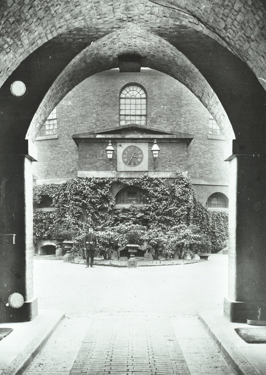 Millbank Vězení: kaple přes oblouk, 1885 od English Photographer