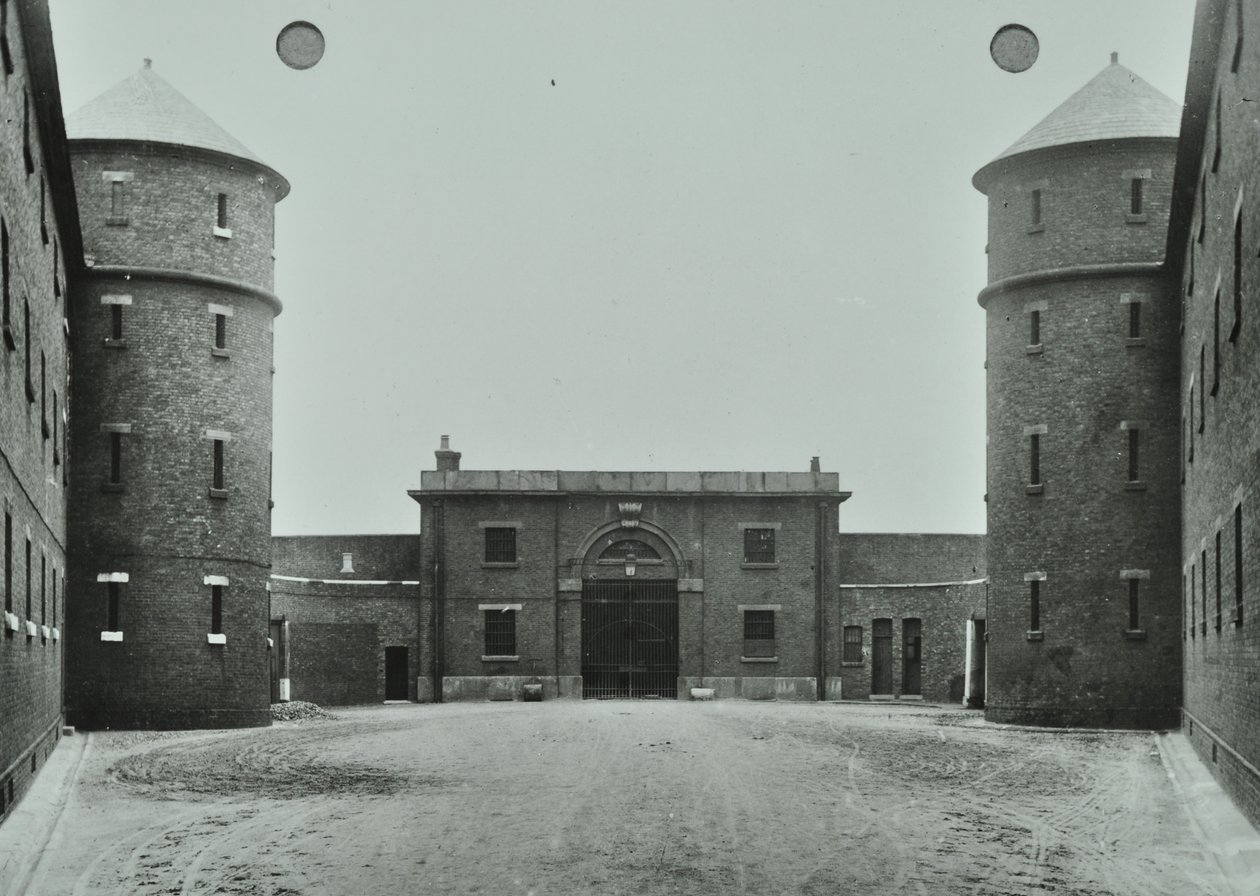 Millbank Prison: dole, hlavní chodba, 1885 od English Photographer