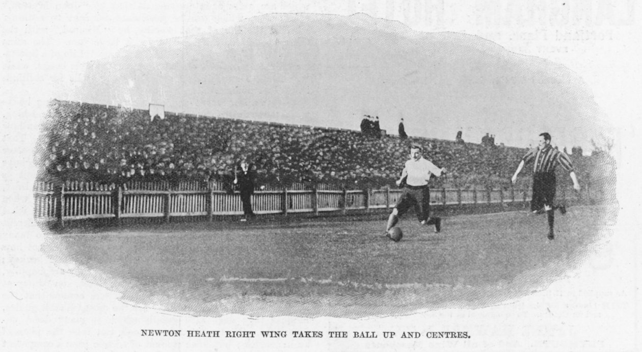 Pravé křídlo Newton Heath bere míč nahoru a vycentruje, 1899 od English Photographer