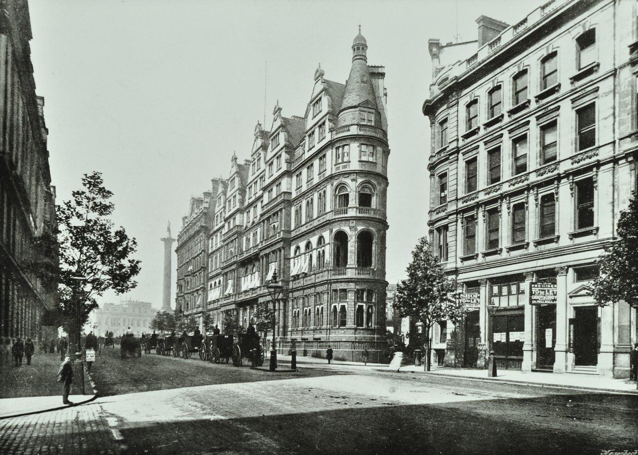 Northumberland Avenue, 1895 od English Photographer