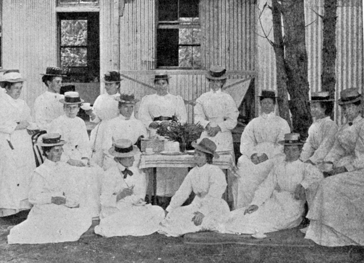 Sestry v Morové nemocnici, Uitvlugt, poblíž Kapského Města, ilustrace z The King, 25. května 1901 od English Photographer