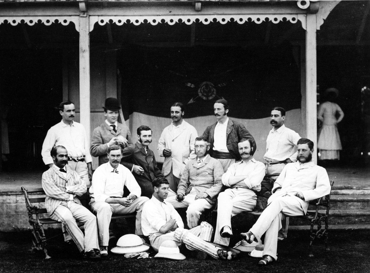 Old Harrovian Cricket 11 v Indii, 1878 od English Photographer