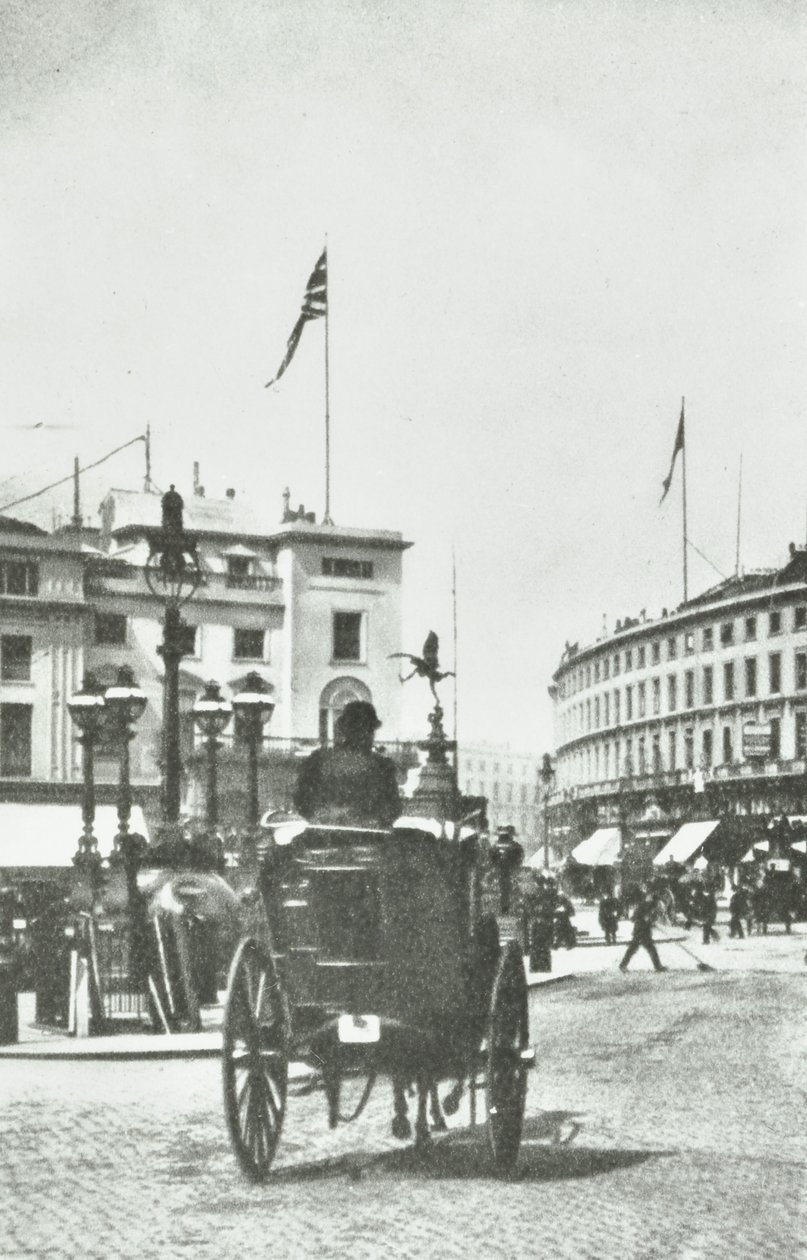 Piccadilly Circus, Westminster LB: Pohled na Regent Street, 1890 od English Photographer