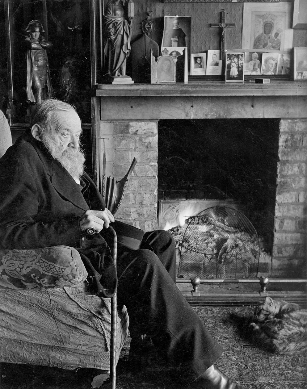 Portrét Hilaire Belloc, v jeho domě, Kings Land, Shipley, West Sussex od English Photographer