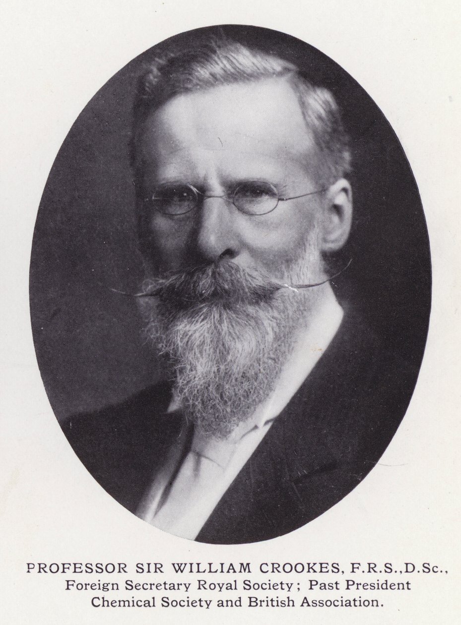 Významní muži Londýna: Profesor Sir William Crookes (černobílá fotografie) od English Photographer
