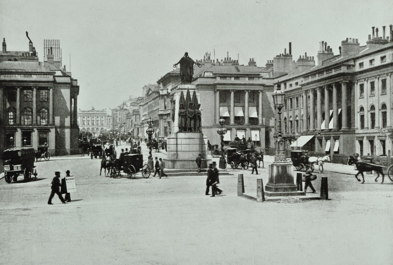 Regent Street, Westminster LB: Waterloo Place s výhledem na Regent Street, 1896 od English Photographer