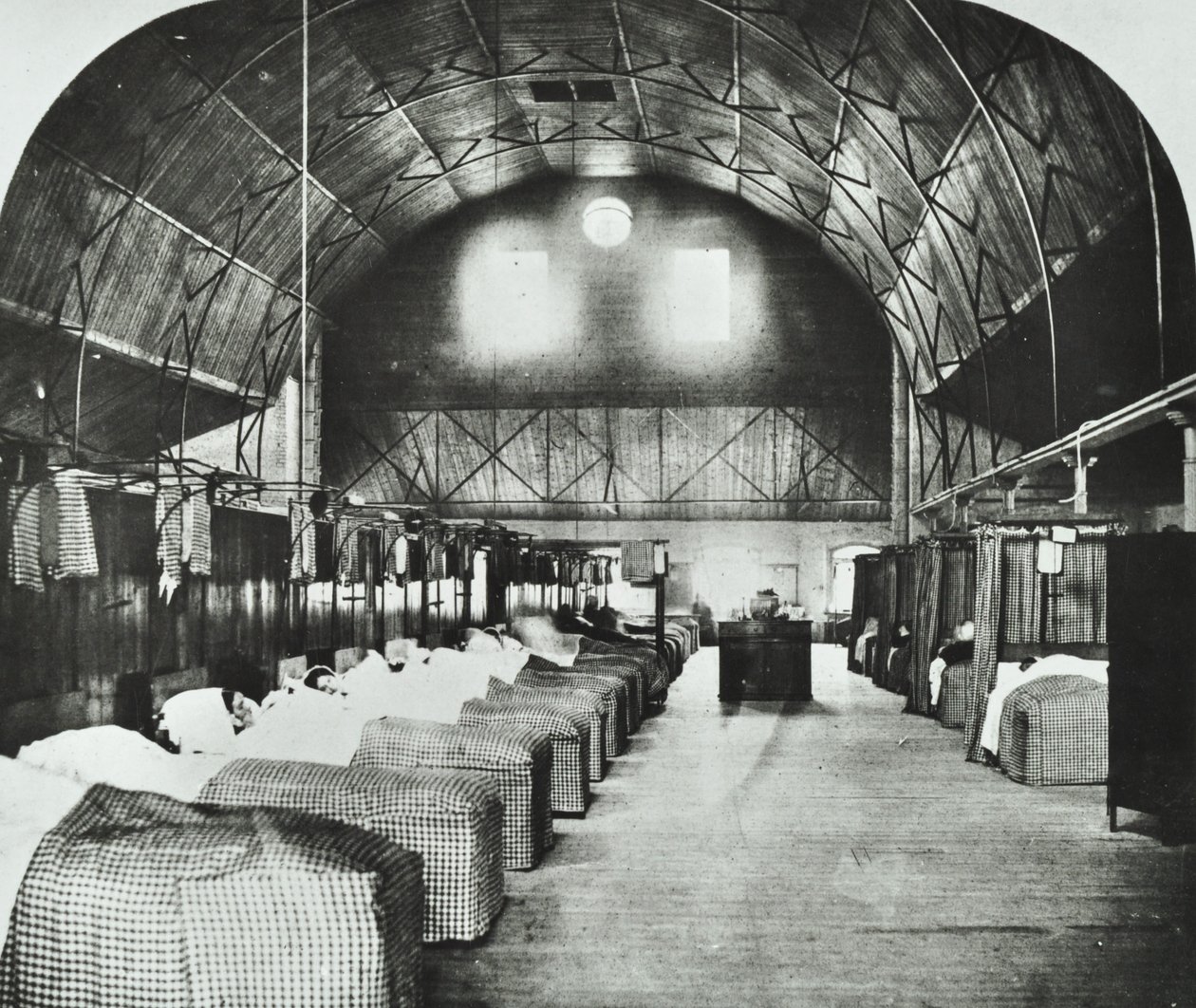St Thomass Hospital: dočasné oddělení v Surrey Gardens Music Hall, 1868 od English Photographer
