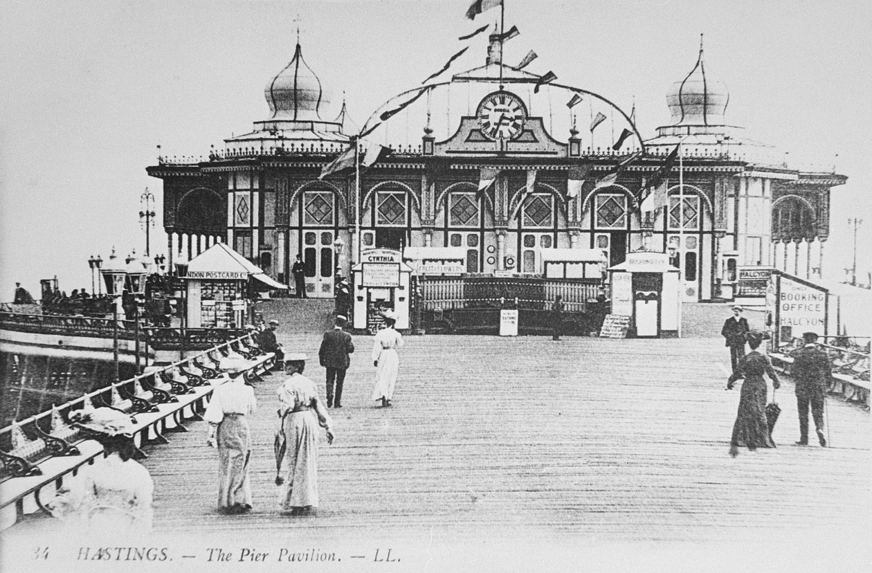 The Pier Pavilion, Hastings, c.1890 od English Photographer