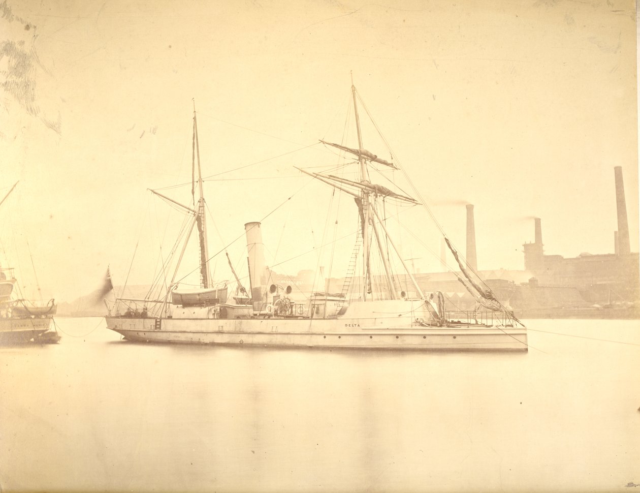 Pravoboční strana dělového člunu "Delta" kotvící v řece Tyne, kolem roku 1876 od English Photographer
