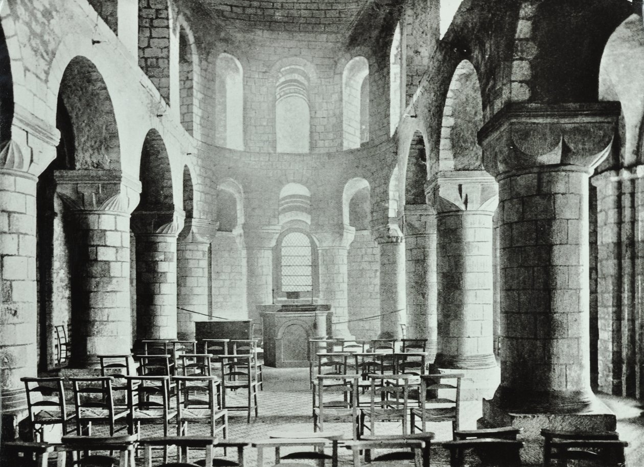Tower of London, Tower Hill: Saint Johns Chapel, 1890 od English Photographer