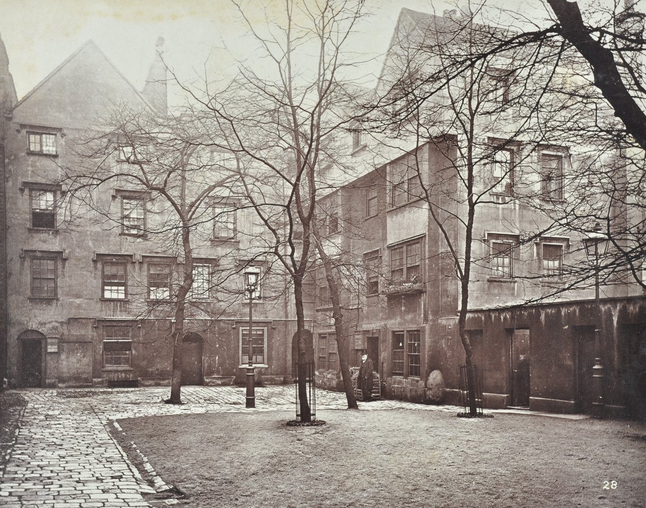 Pohled na Barnards Inn, Londýn, 1879 od English Photographer
