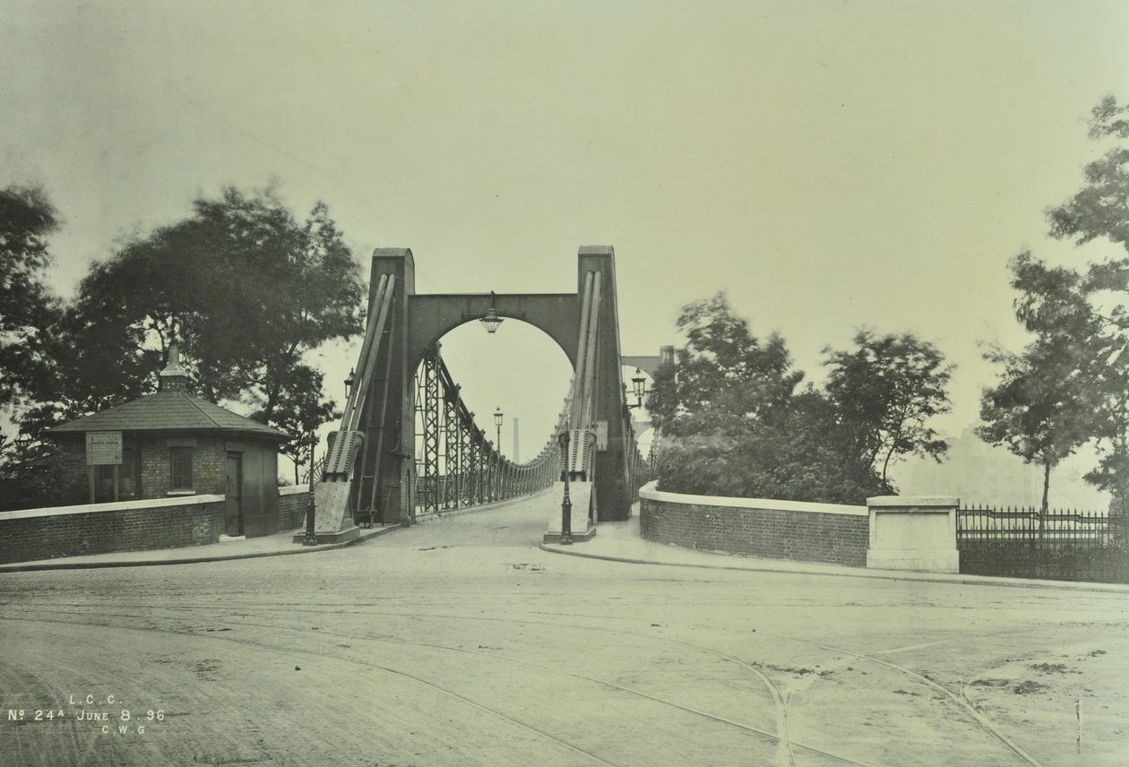 Pohled na Old Lambeth Bridge, 1897 od English Photographer
