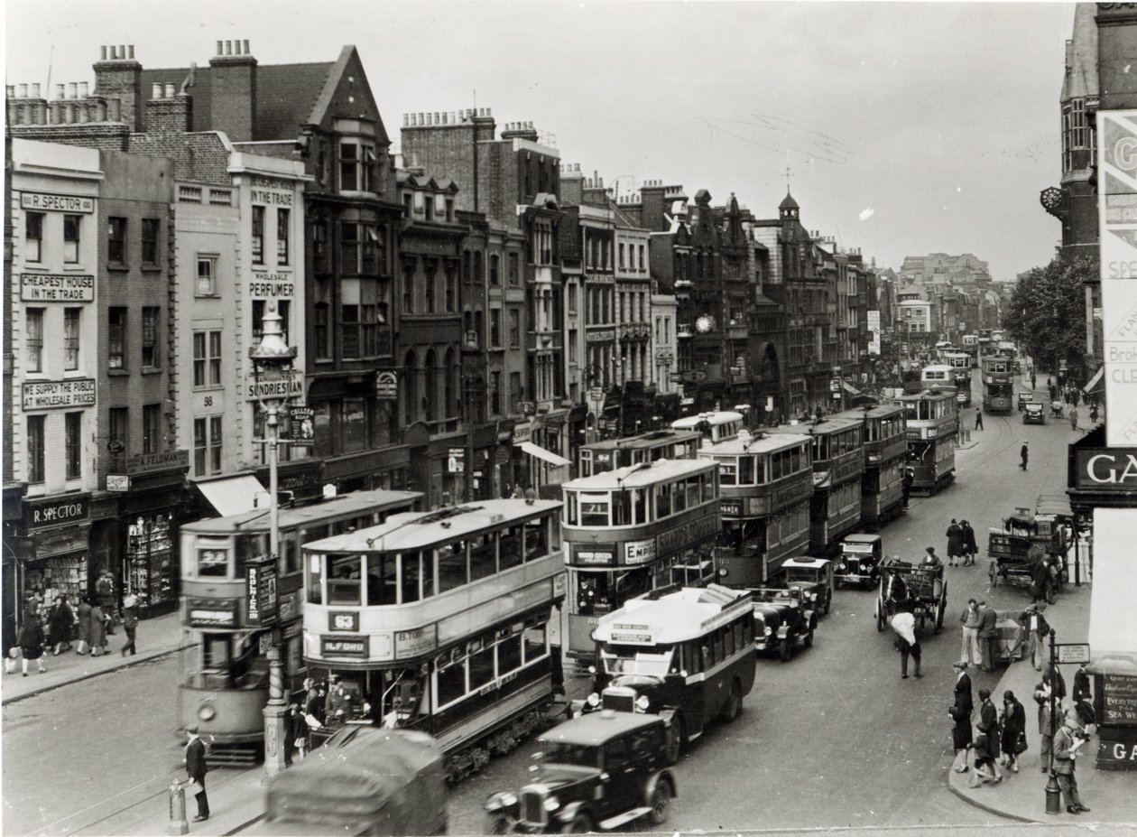 Whitechapel High Street, Londýn, kolem roku 1930 od English Photographer
