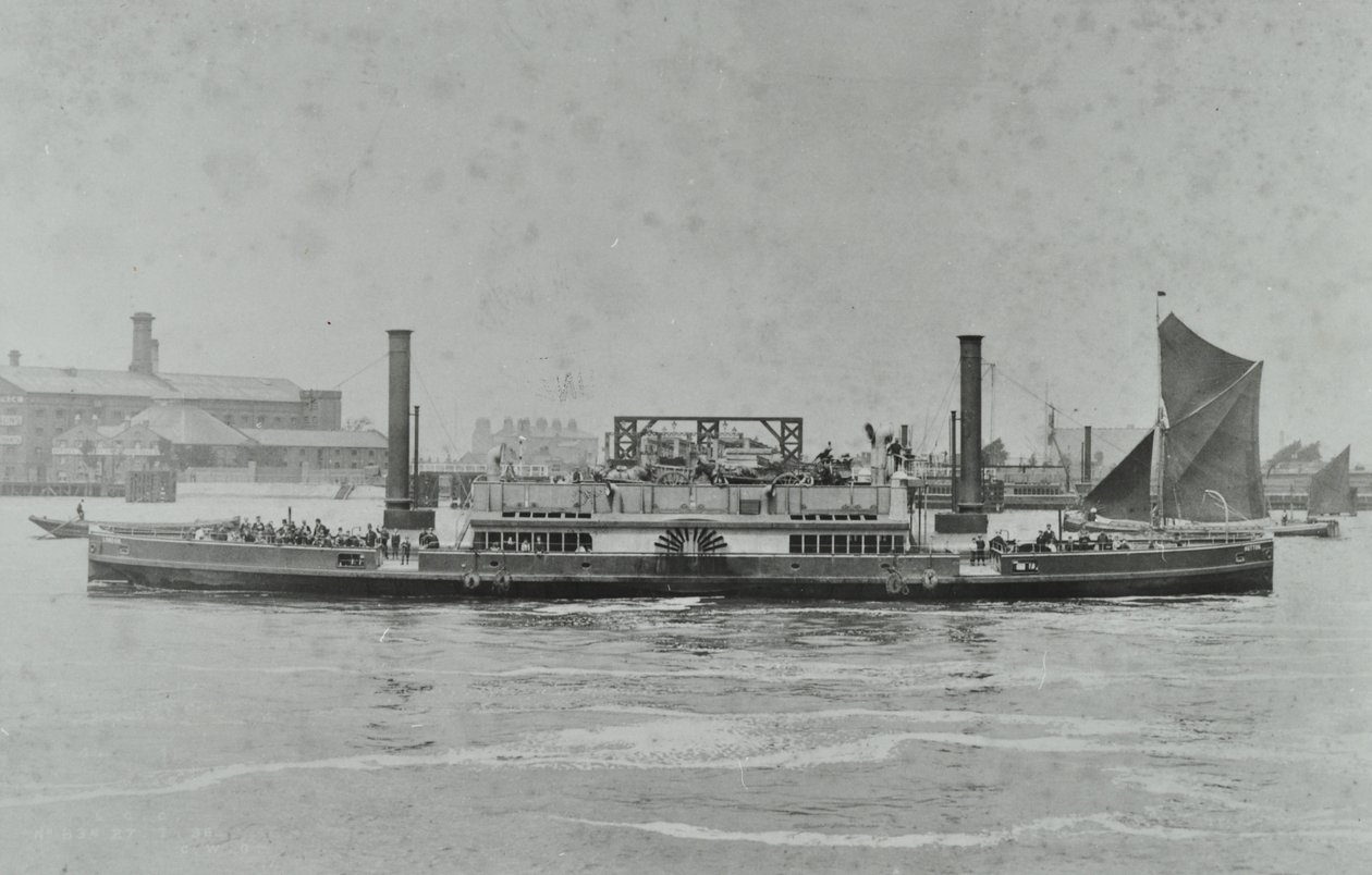 Woolwich Ferry: trajekt na řece, 1896 od English Photographer