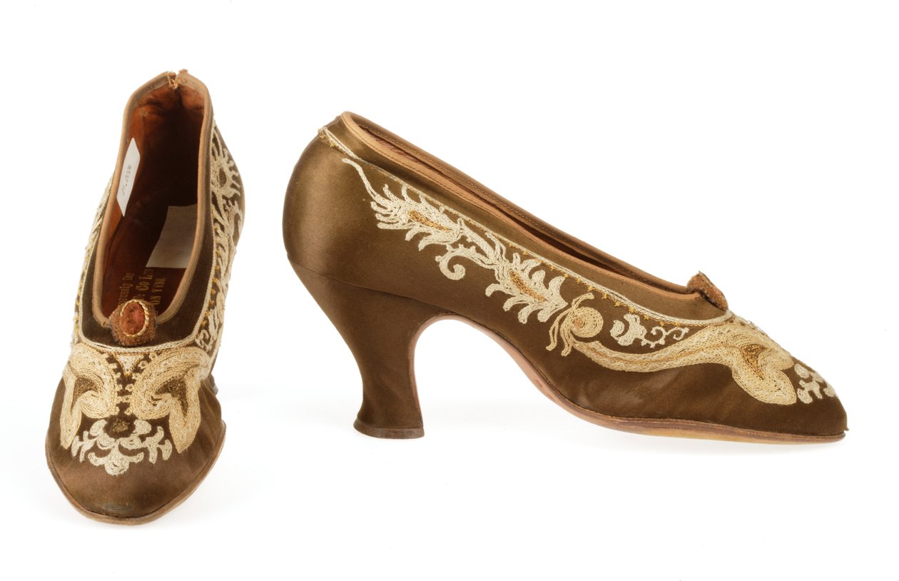 Bainbridge and Co. Court Shoe od English School