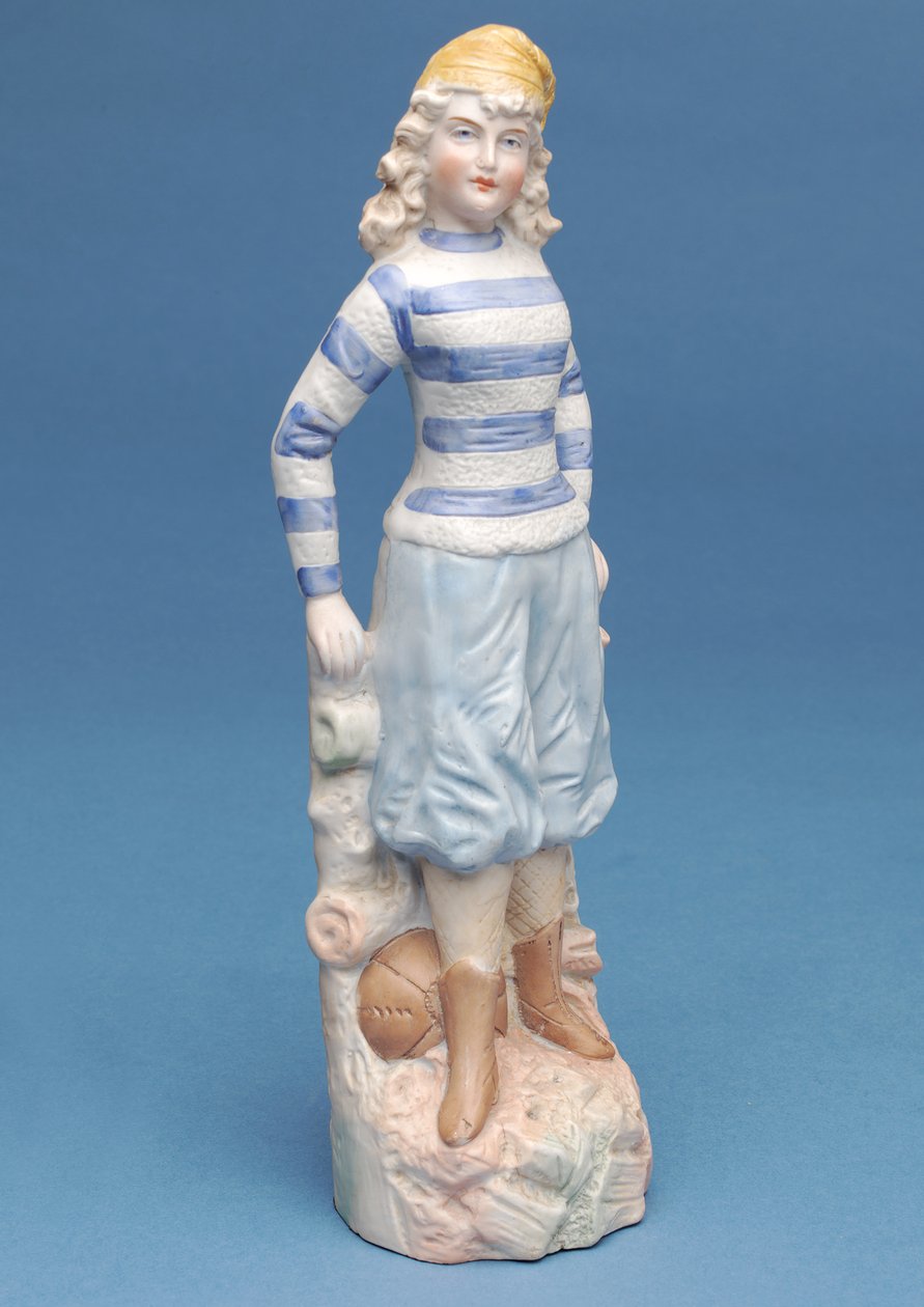 Bisque figurka fotbalistky v modrobílé pruhované soupravě, cca 1890 (keramika) od English School