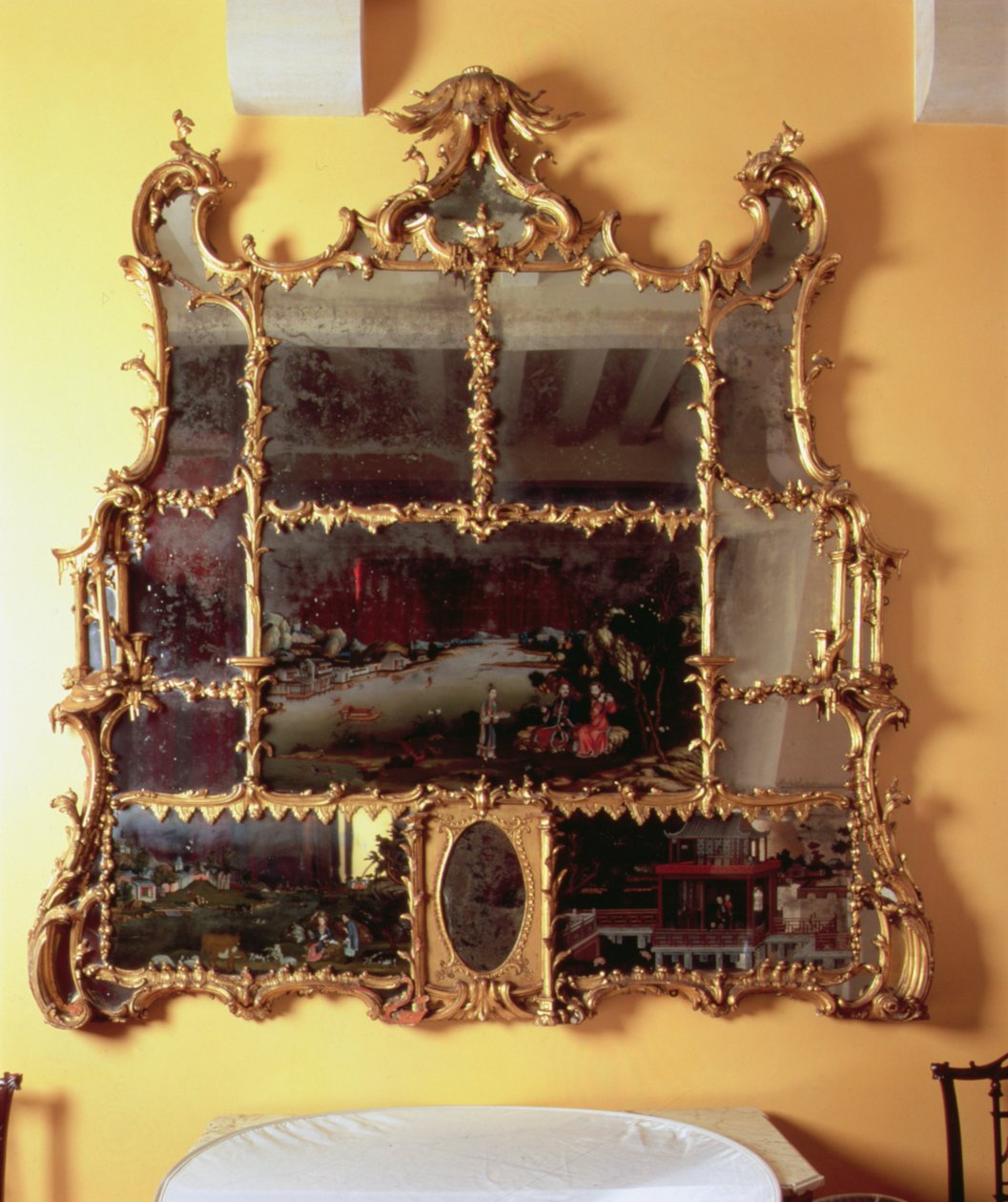 Čínské zrcadlo, York Bedroom, Arundel Castle, vyřezal J.A. Cuenot od English School