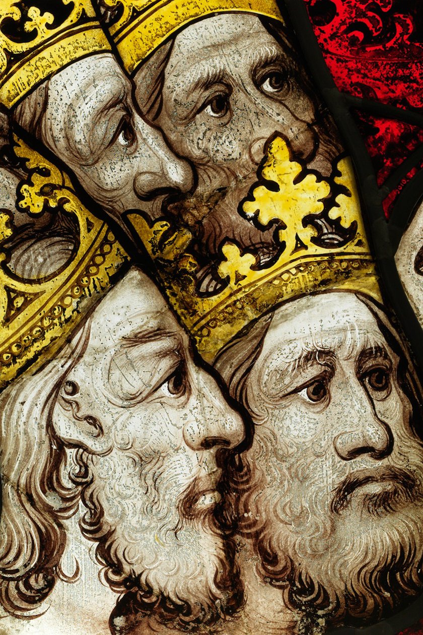 Zachovalá část z Velkého východního okna v York Minster: „Starší uctívají Boha“ od English School