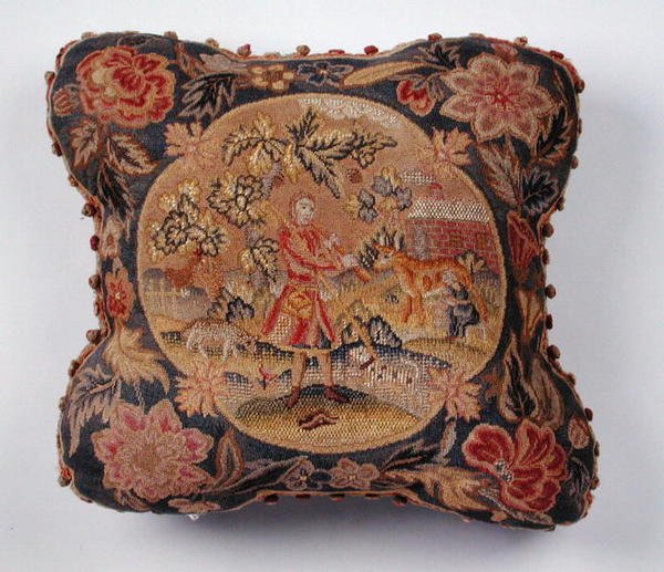Polštářek vyšívaný technikou petit point, zobrazující pastýře v krajině (textil) od English School