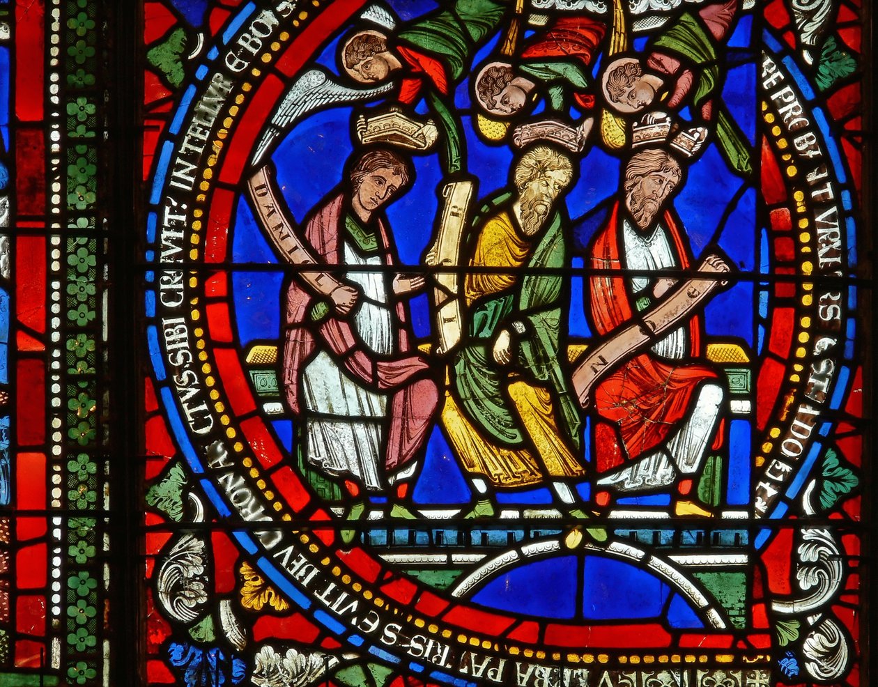 Detail z jednoho z biblických oken s Danielem, Jobem a Noemem od English School