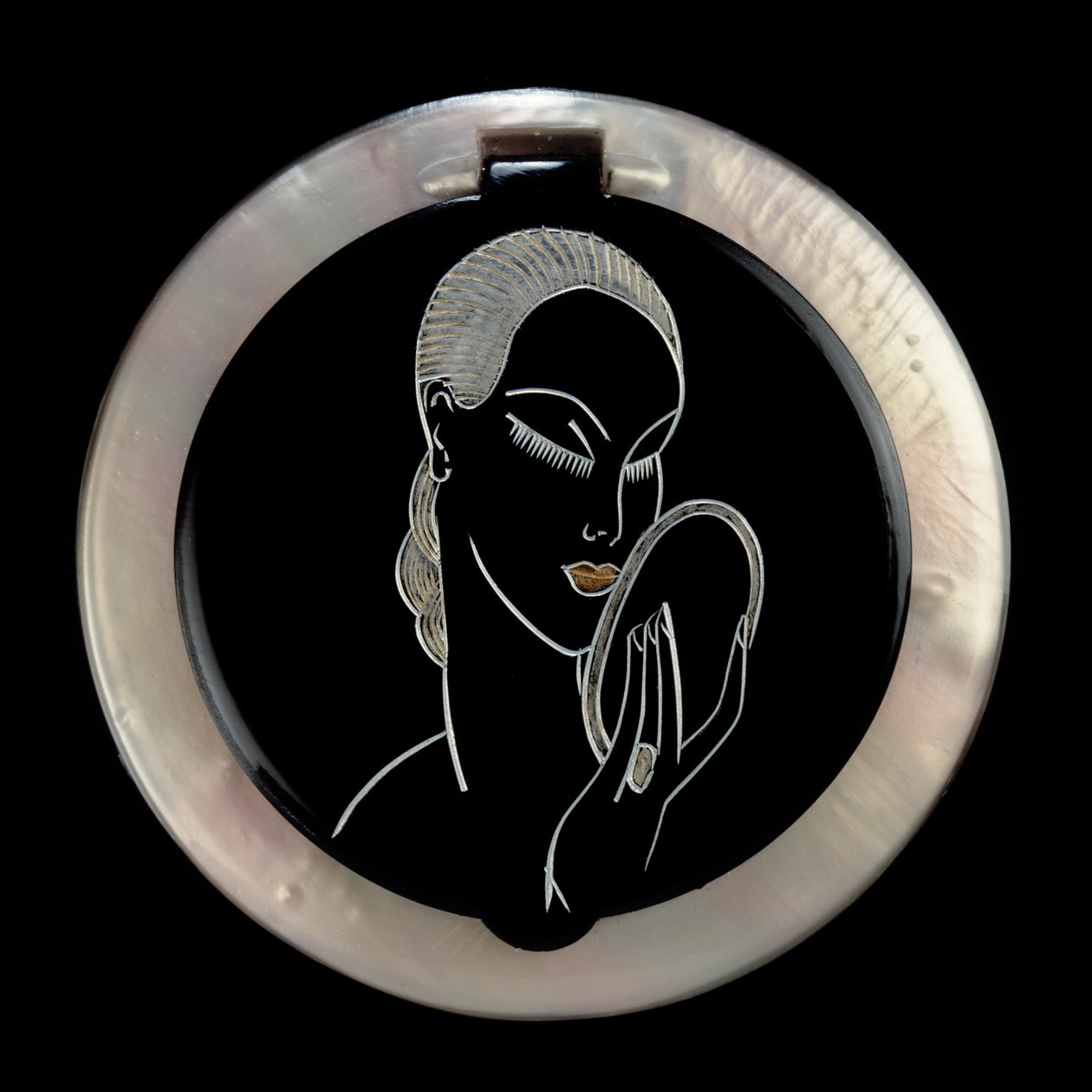 Elegance Powder Compact, 1920-30 (ručně rytý bakelit) od English School