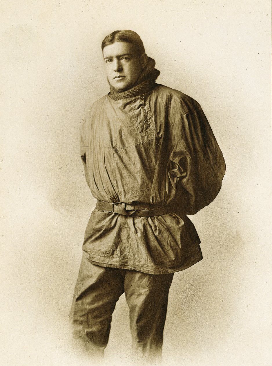 Ernest Shackleton (černobílá fotografie) od English School