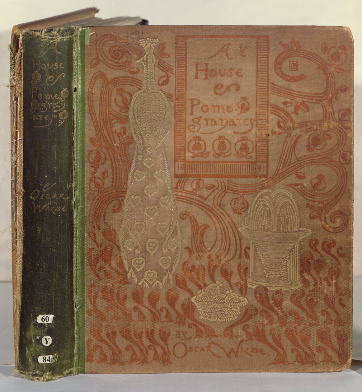 Přední strana obálky A House of Pomegranates od Oscara Wilda (tištěný textil) od English School